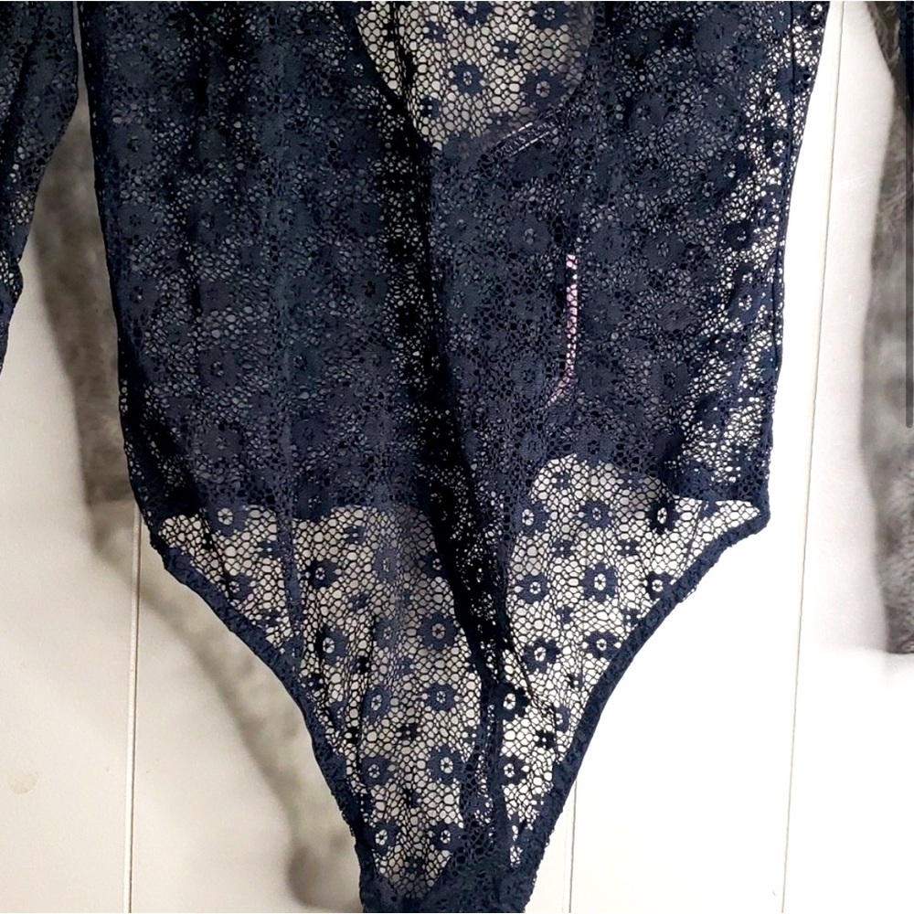 NWT Victoria Secret Black Sheer Floral
Print Thong Bodysuit Sz M/L - Picture 5 of 15